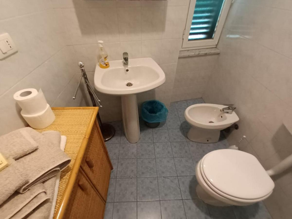 Sea Time Apartment Livorno Bagian luar foto